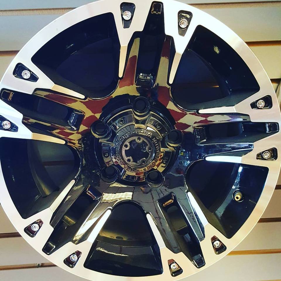 16×8 5-135 Ultra Maverick